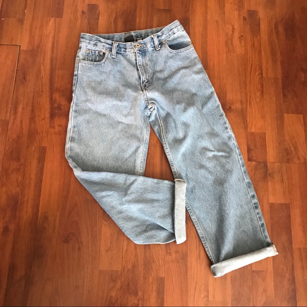 Vintage Light Wash High Rise Relaxed Fit Mom Jeans